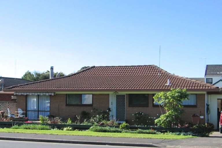 Photo of property in 37 Pine Road, Orewa, 0931