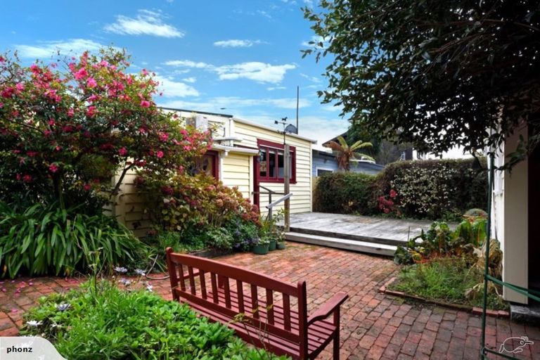 Photo of property in 143 Tasman Street, Nelson, 7010