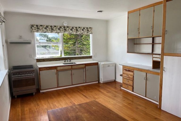 Photo of property in 1/27 Gazelle Avenue, Beach Haven, Auckland, 0626