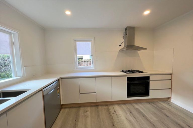 Photo of property in 1/405 East Coast Road, Mairangi Bay, Auckland, 0630