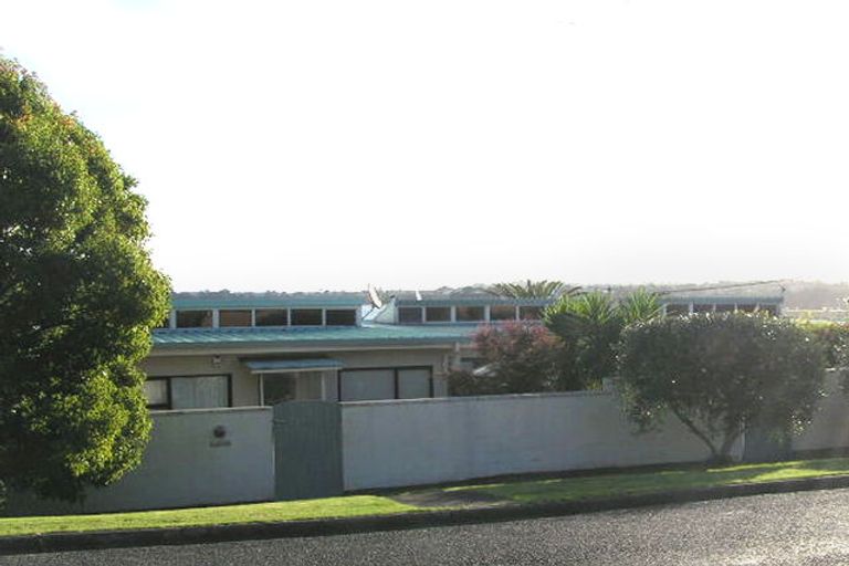 Photo of property in 2/32 Walter Street, Hauraki, Auckland, 0622