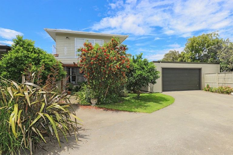 Photo of property in 8 Neeve Place, Taradale, Napier, 4112