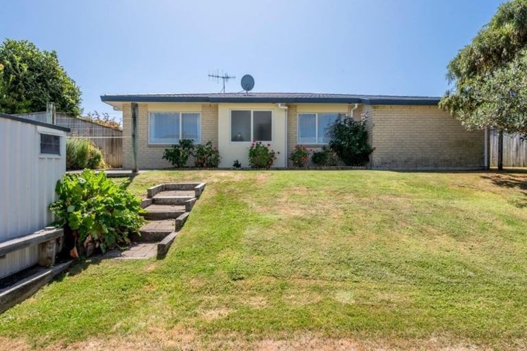 Photo of property in 25 San Priamo Place, Paraparaumu Beach, Paraparaumu, 5032