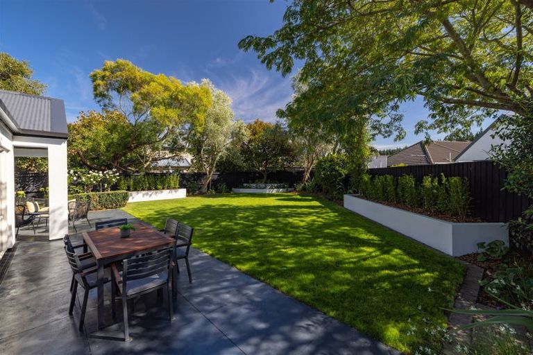 Photo of property in 9 Monterey Place, Parklands, Christchurch, 8083