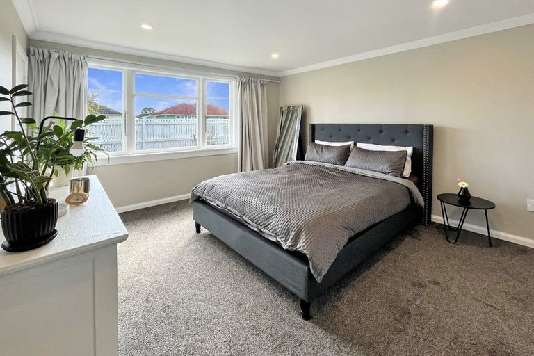 Photo of property in 4 Bristol Crescent, Roslyn, Palmerston North, 4414