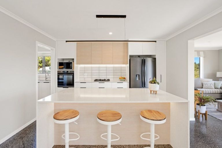 Photo of property in 116 Stratford Drive, Cable Bay, 0420