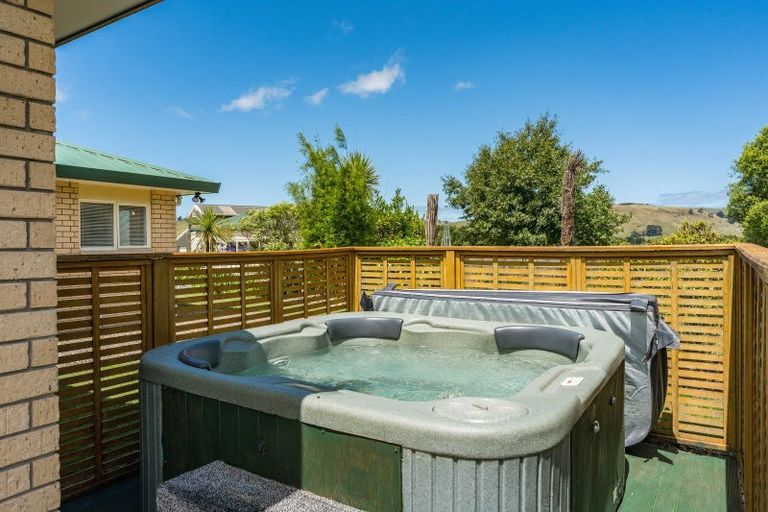 Photo of property in 35 Hurunui Lane, Kinloch, Taupo, 3377