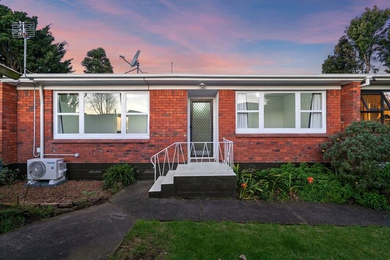 Photo of property in 2/10 Mahon Place, Papatoetoe, Auckland, 2025