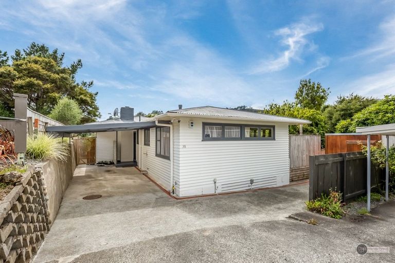 Photo of property in 38 Holborn Drive, Stokes Valley, Lower Hutt, 5019