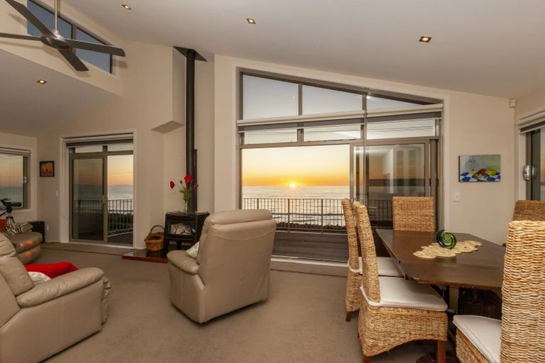 Photo of property in 52 The Parade, Paekakariki, 5034