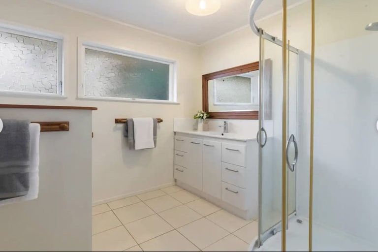 Photo of property in 1/2 Arthur Road, Hillpark, Auckland, 2102