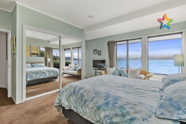Photo of property in 2/517 Marine Drive, Sunshine Bay, Lower Hutt, 5013