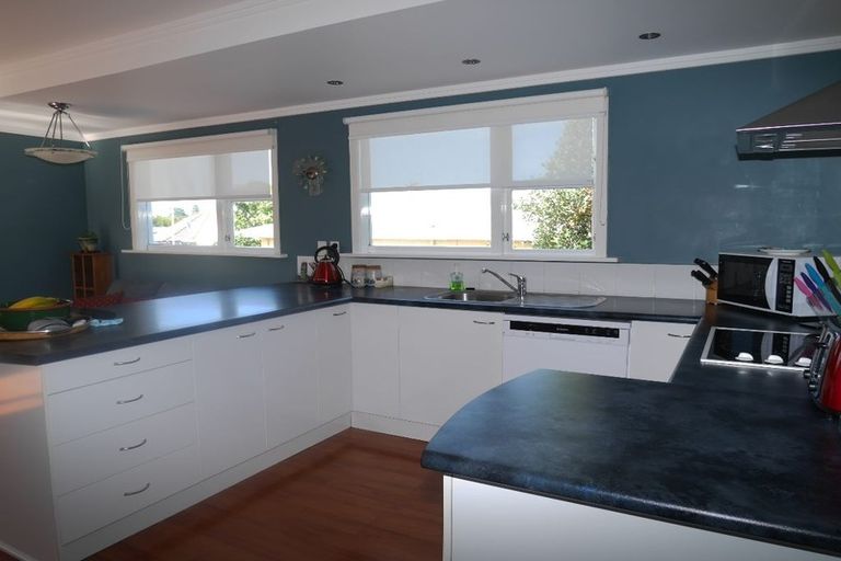 Photo of property in 8 Dale Road, Raumati South, Paraparaumu, 5032