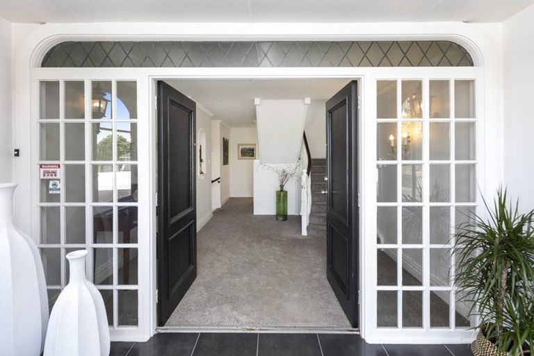 Photo of property in 81a Dyers Pass Road, Cashmere, Christchurch, 8022