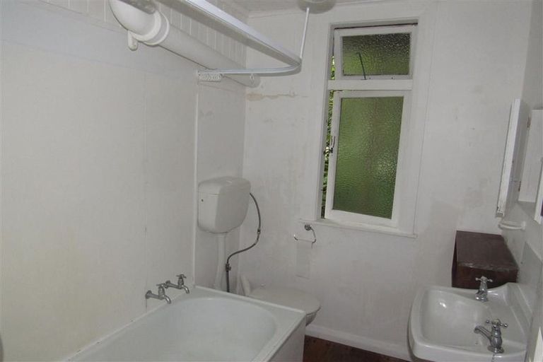 Photo of property in 1/12 Te Anau Avenue, Hataitai, Wellington, 6021