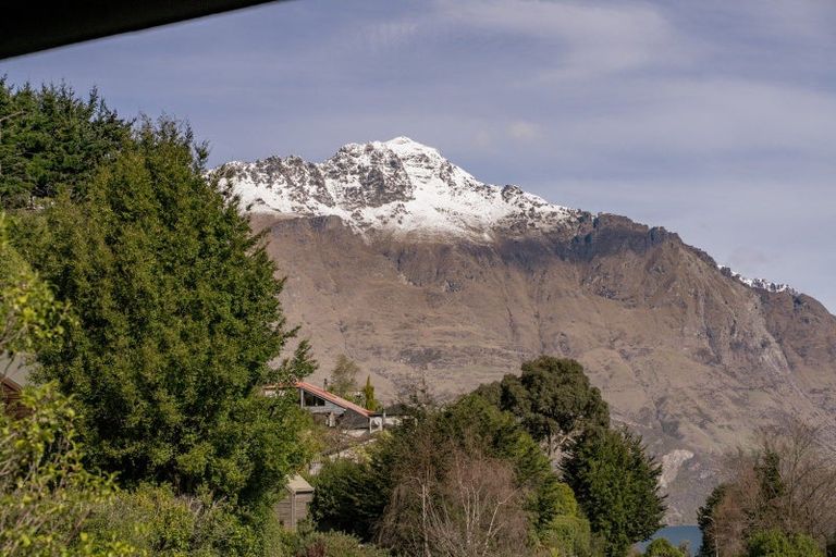 Photo of property in 218 Fernhill Road, Sunshine Bay, Queenstown, 9300