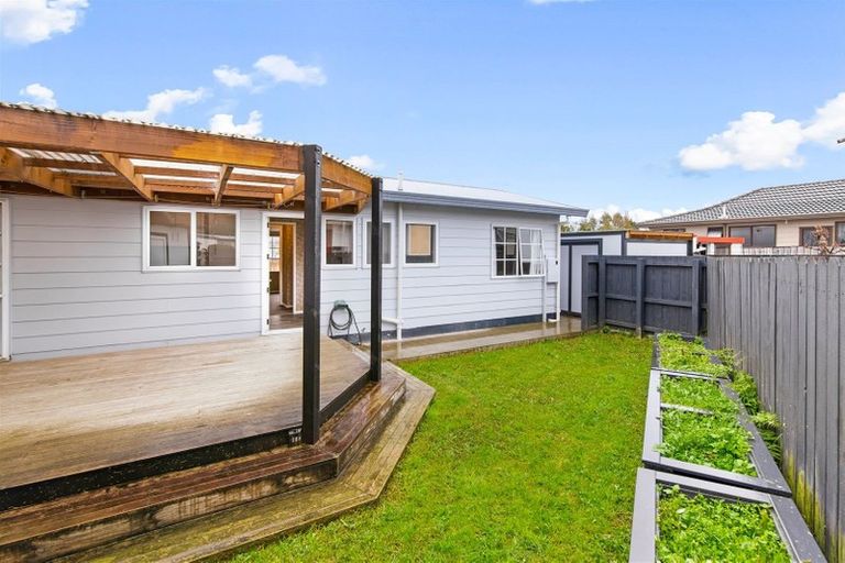 Photo of property in 1/25 Karepo Crescent, Ranui, Auckland, 0612