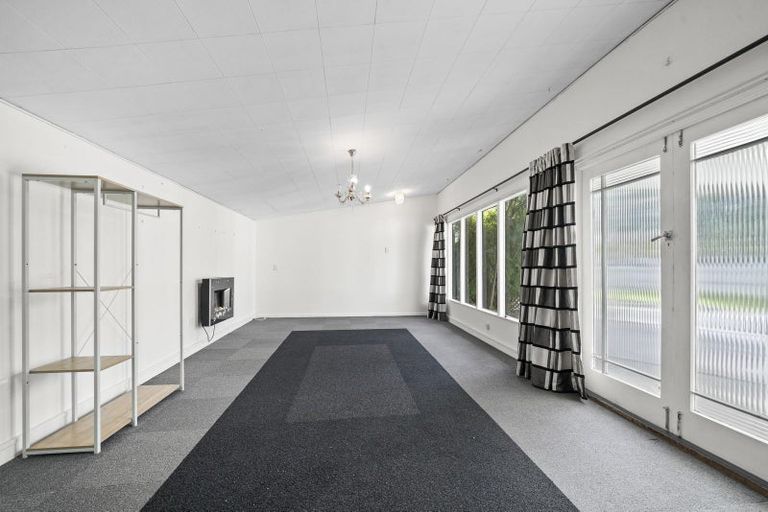 Photo of property in 35 Kopara Grove, Stokes Valley, Lower Hutt, 5019