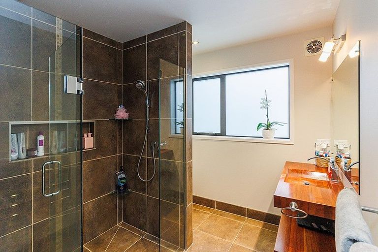 Photo of property in 51 Ruapehu Drive, Fitzherbert, Palmerston North, 4410