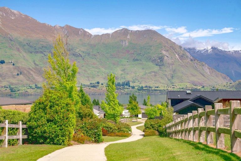 Photo of property in 49 Forest Heights, Wanaka, 9305