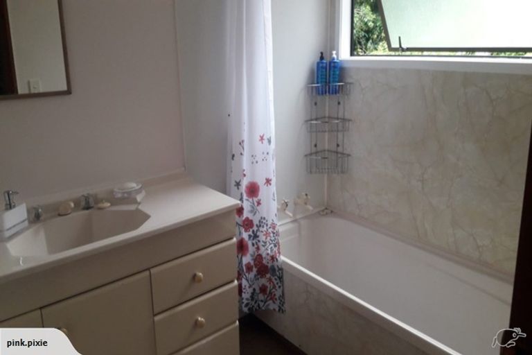 Photo of property in 1/86 Waimumu Road, Massey, Auckland, 0614