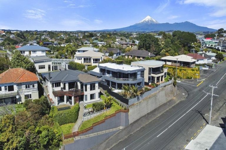 Photo of property in 3a Mission Street, Moturoa, New Plymouth, 4310