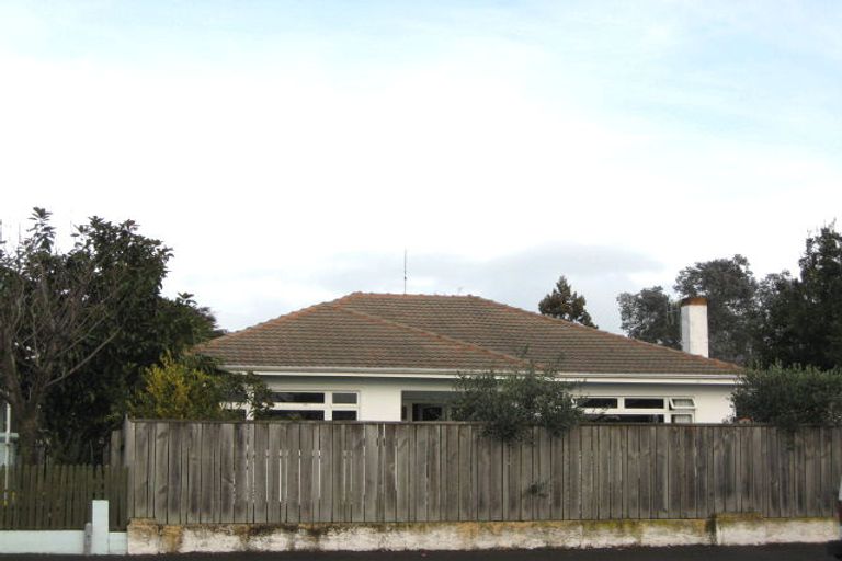 Photo of property in 704 Saint Aubyn Street West, Saint Leonards, Hastings, 4120