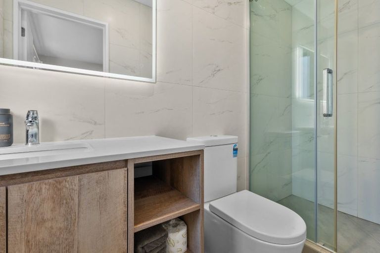 Photo of property in 9c Mowbray Place, Sunnynook, Auckland, 0620