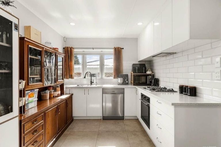 Photo of property in 11 Freyberg Crescent, Pukekohe, 2120