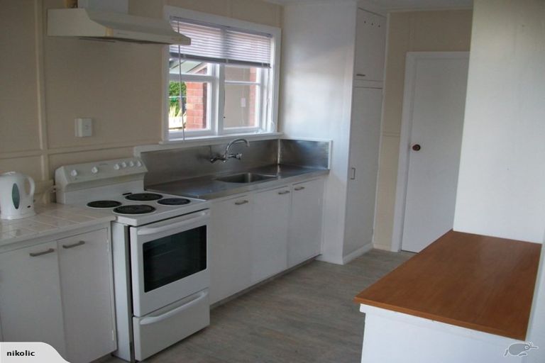 Photo of property in 6 Dickson Crescent, Hornby, Christchurch, 8042