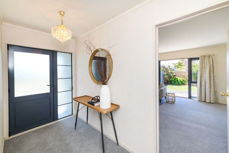 Photo of property in 1 Logan Place, Kelvin Grove, Palmerston North, 4414