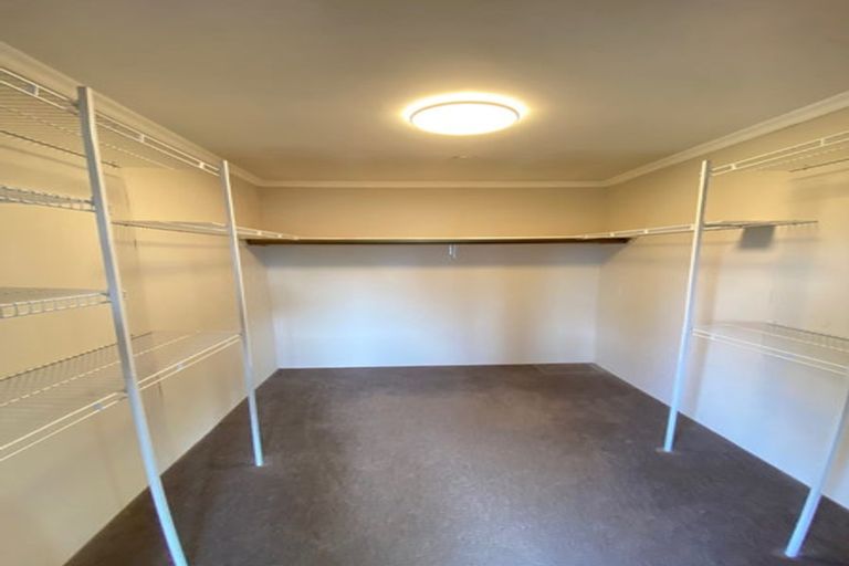 Photo of property in 6 Riesling Place, Henderson, Auckland, 0612