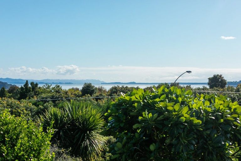 Photo of property in 12 Haden Place, Omokoroa, 3114