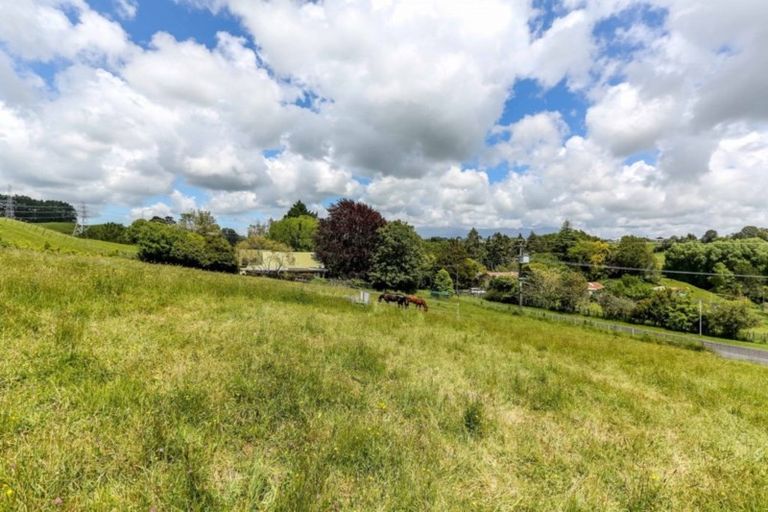 Photo of property in 43 Saxton Road, Upper Vogeltown, New Plymouth, 4371