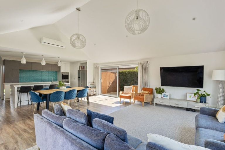 Photo of property in 2a Portland Drive, Highlands Park, New Plymouth, 4312