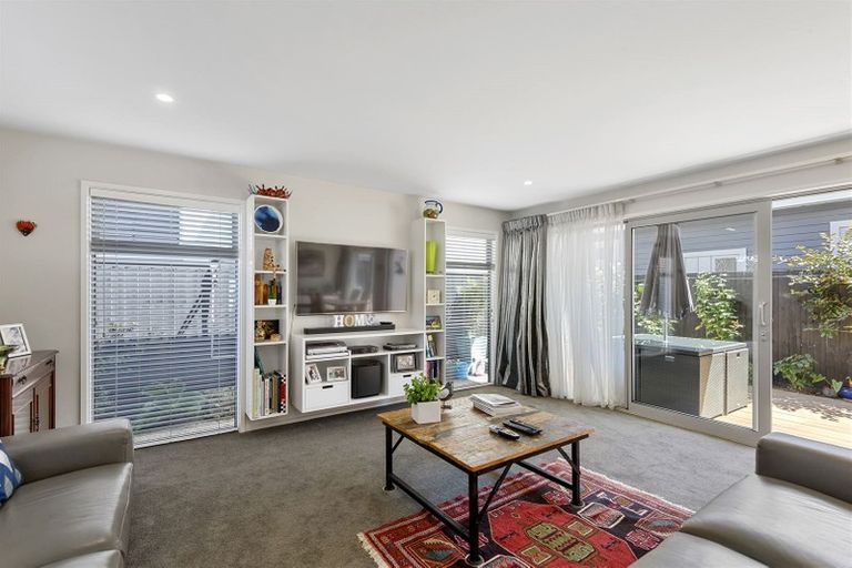 Photo of property in 35a Hewitts Road, Merivale, Christchurch, 8014