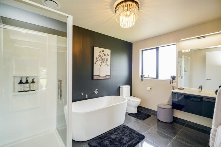 Photo of property in 14 Kakariki Way, Otatara, Invercargill, 9879