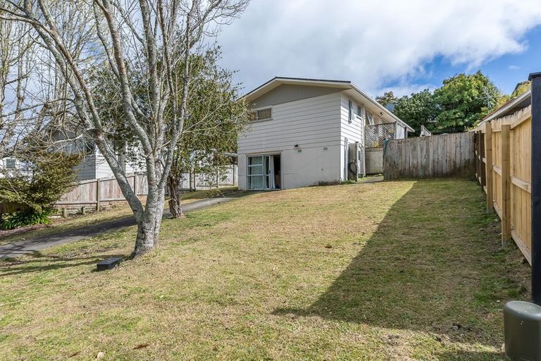 Photo of property in 36 Lavery Place, Sunnynook, Auckland, 0632