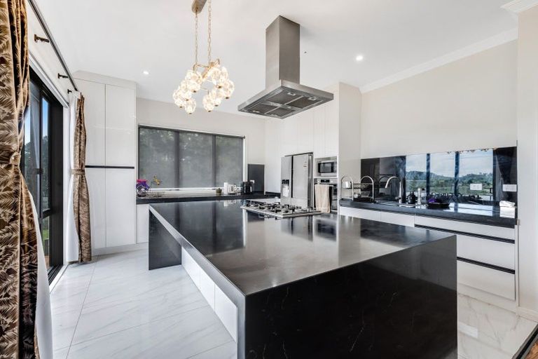 Photo of property in 300 Whitford Road, Whitford, 2576