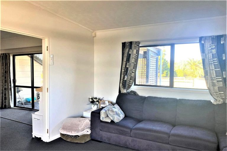 Photo of property in 50 Walton Road, Paraparaumu Beach, Paraparaumu, 5032