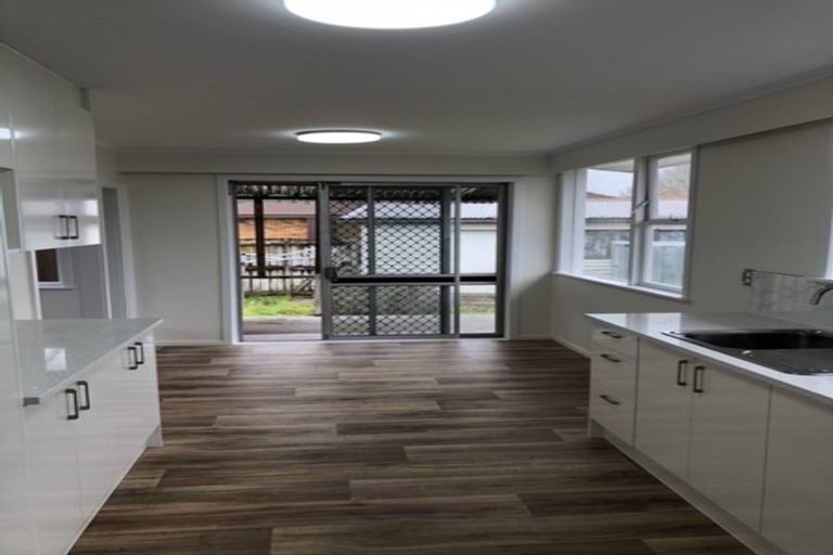 Photo of property in 1/3 Aurea Avenue, Pakuranga, Auckland, 2010