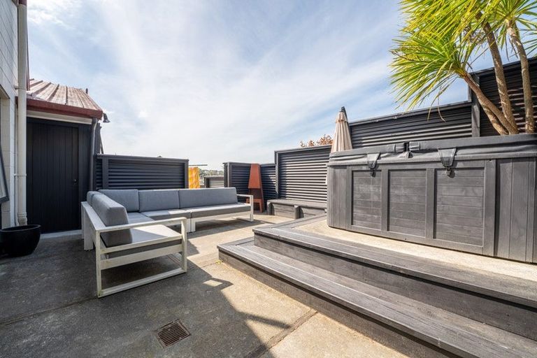 Photo of property in 82 Douglas Street, Highfield, Timaru, 7910