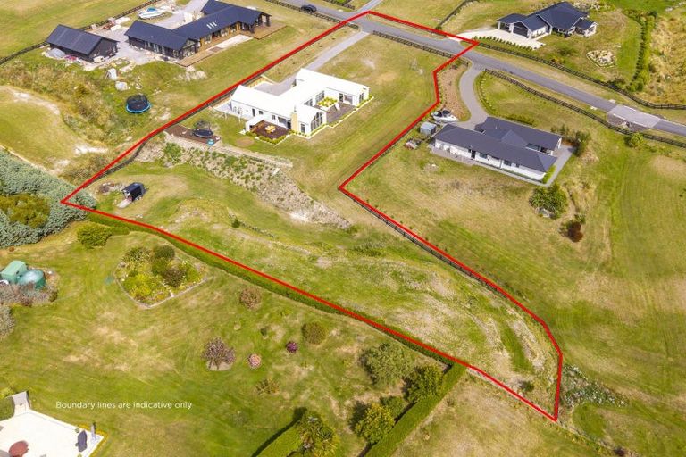 Photo of property in 13 Lochinvar Lane, Acacia Bay, Taupo, 3385