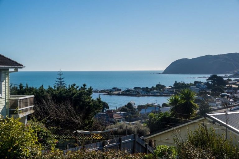 Photo of property in 24 Taupo Crescent, Plimmerton, Porirua, 5026