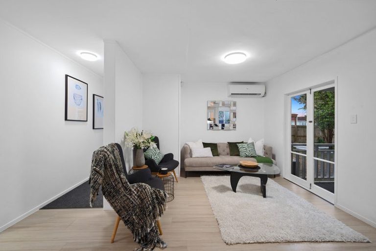 Photo of property in 39 Cottingham Crescent, Mangere East, Auckland, 2024