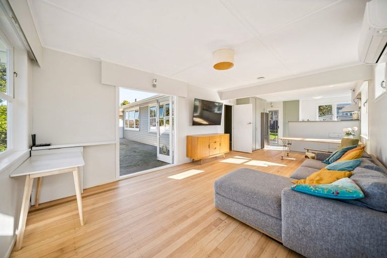 Photo of property in 21 Kayes Road, Pukekohe, 2120