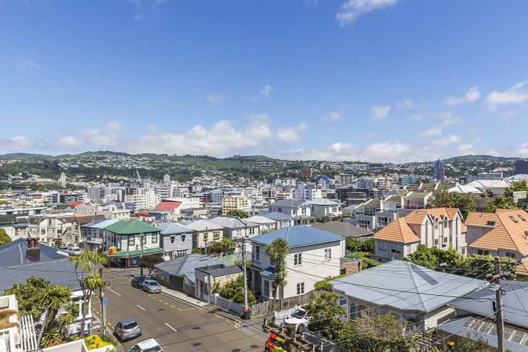 Photo of property in 46 Hawker Street, Mount Victoria, Wellington, 6011