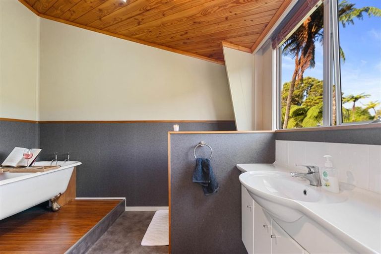 Photo of property in 7 Summit Road, Lake Okareka, Rotorua, 3076