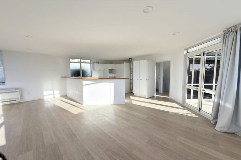 Photo of property in 1/80 Knights Road, Rothesay Bay, Auckland, 0630