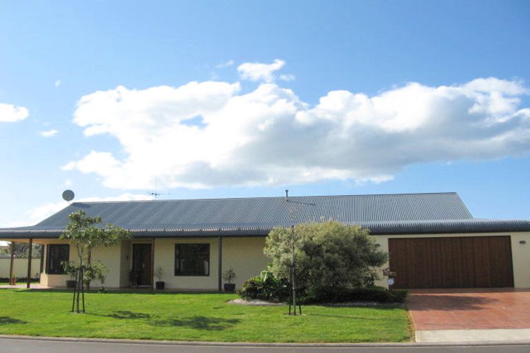 Photo of property in 5 Dune Avenue, Papamoa Beach, Papamoa, 3118